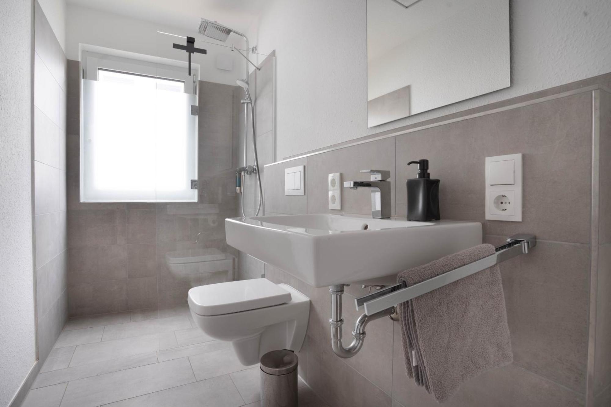 Moderne Apartments Im Herzen Von Osnabrueck I Private Tiefgarage I Home2Share Bagian luar foto